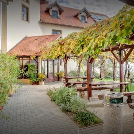Gostisce Vinski Hram Gostinjska kuća *